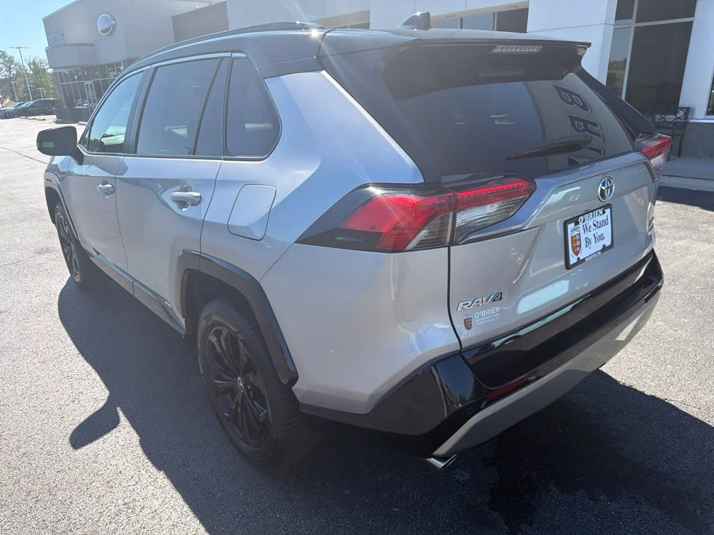 Used 2022 Silver Sky Metallic Toyota XSE image 3