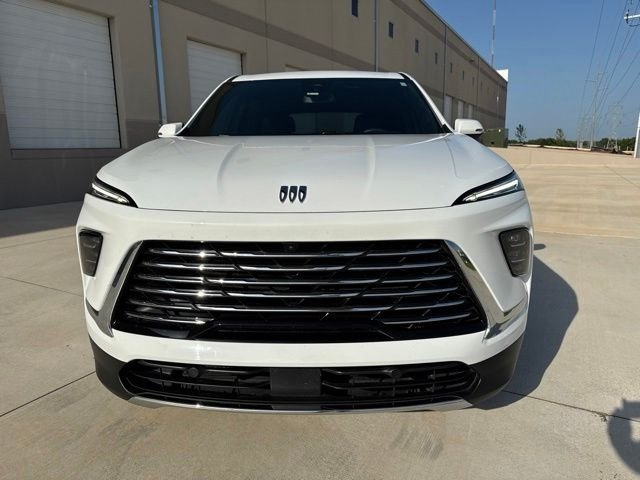 Used 2025 White Buick Preferred image 2