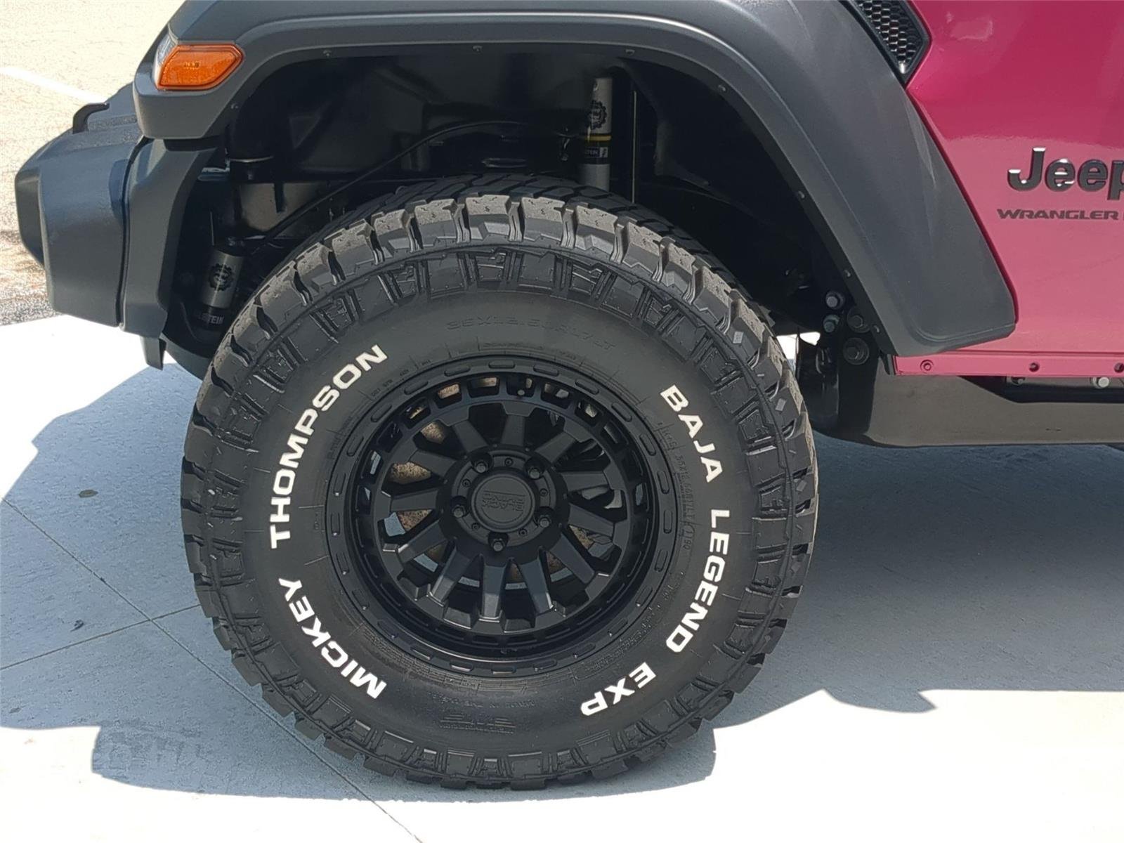 New 2026 Tuscadero Pearlcoat Jeep Sport S image 18