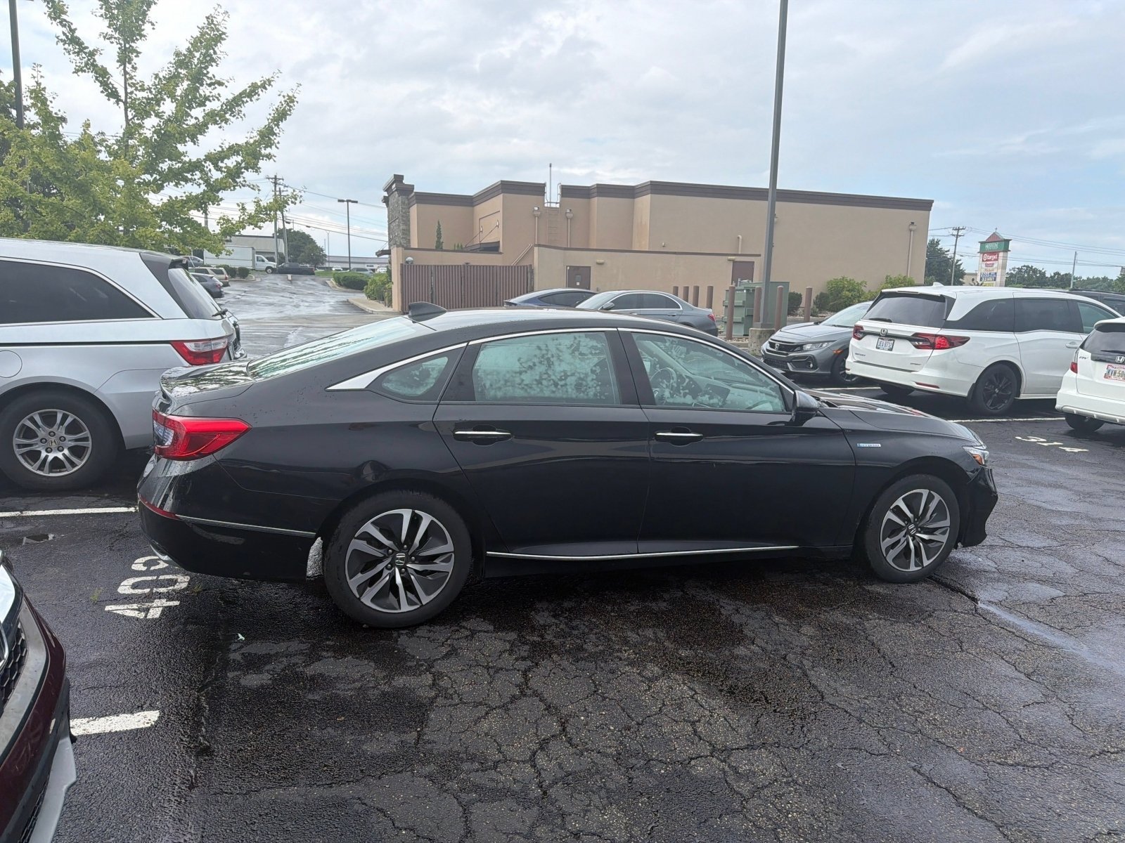 Used 2019 Crystal Black Pearl Honda Touring image 17