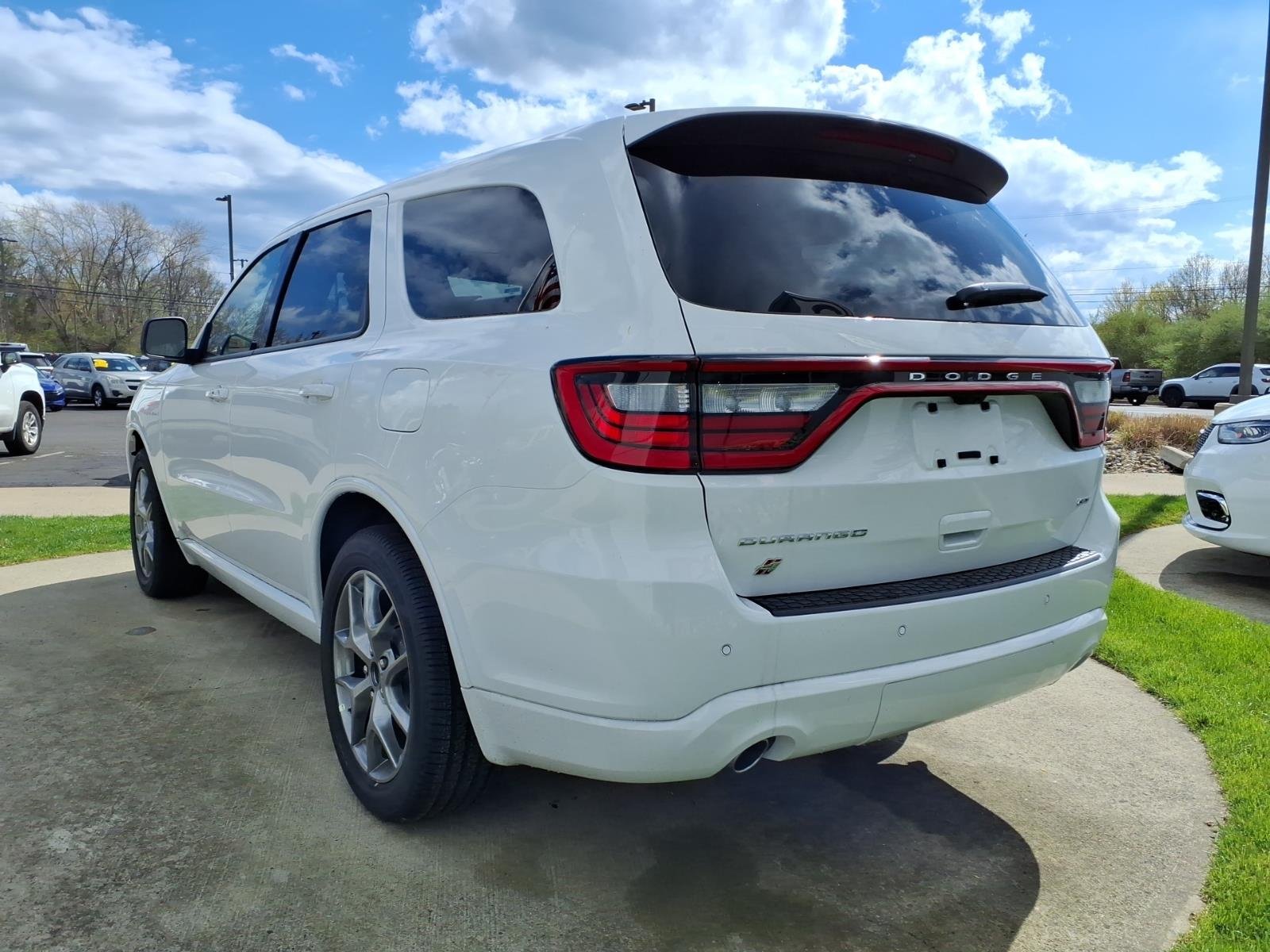 New 2026 White Knuckle Clear-Coat Exterior Paint Dodge GT HEMI V8 image 3