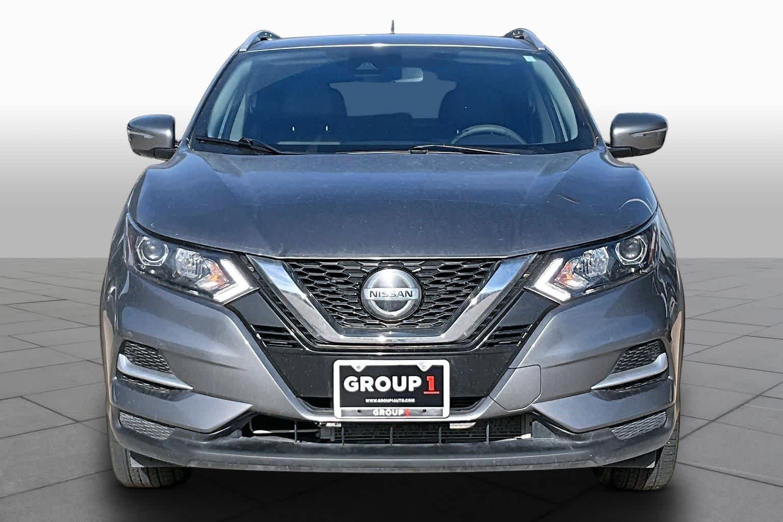 Used 2022 Gun Metallic Nissan SL image 3