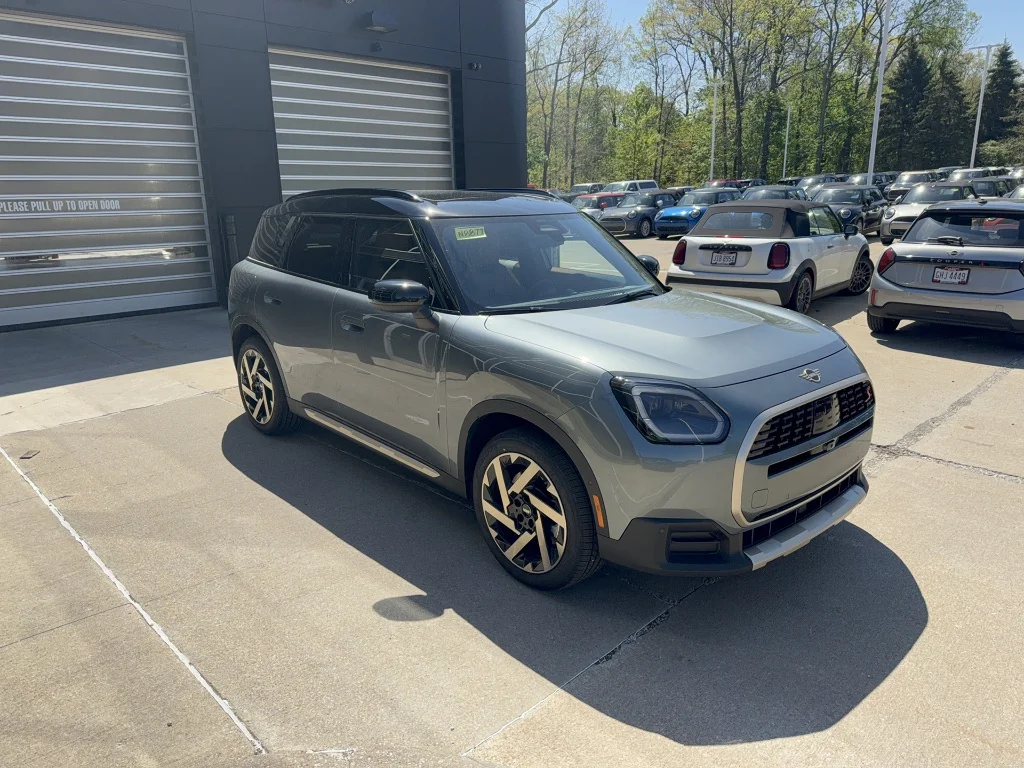 New 2027 Smokey Green Metallic MINI S image 2