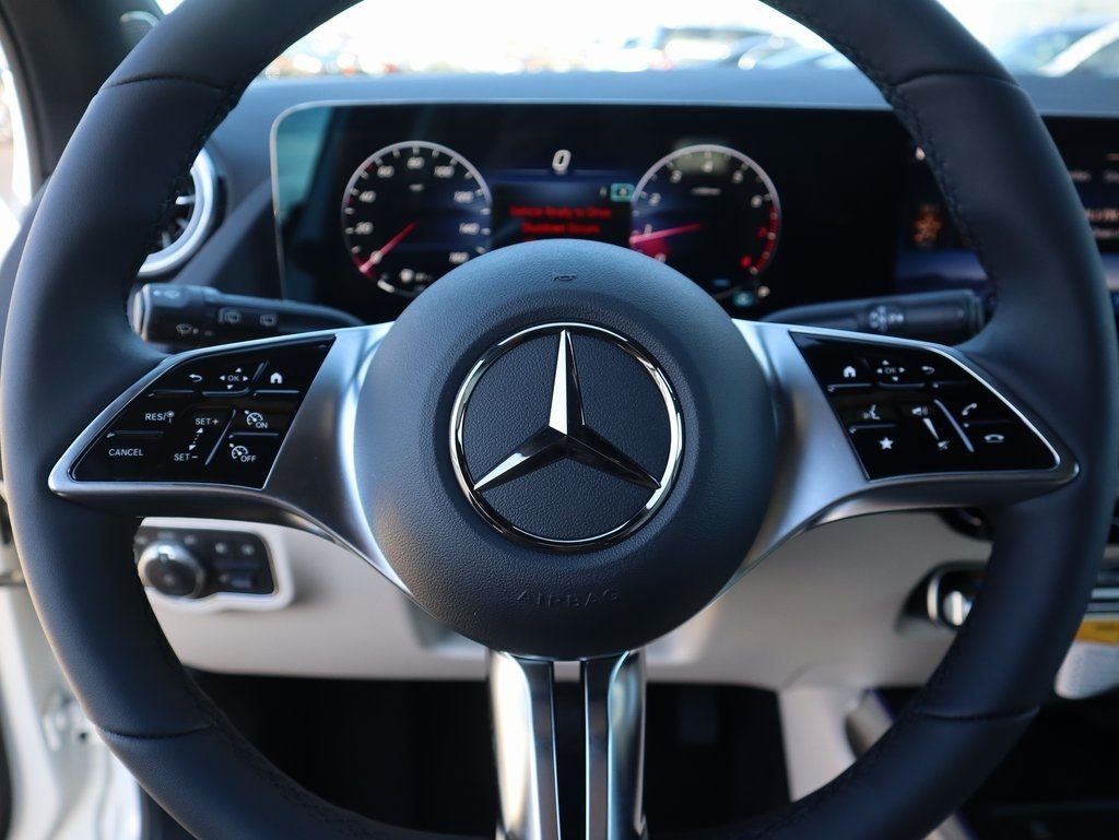 Used 2026 Polar White Mercedes-Benz GLA 250 image 36