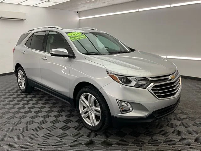 Used 2019 Silver Chevrolet Premier image 3