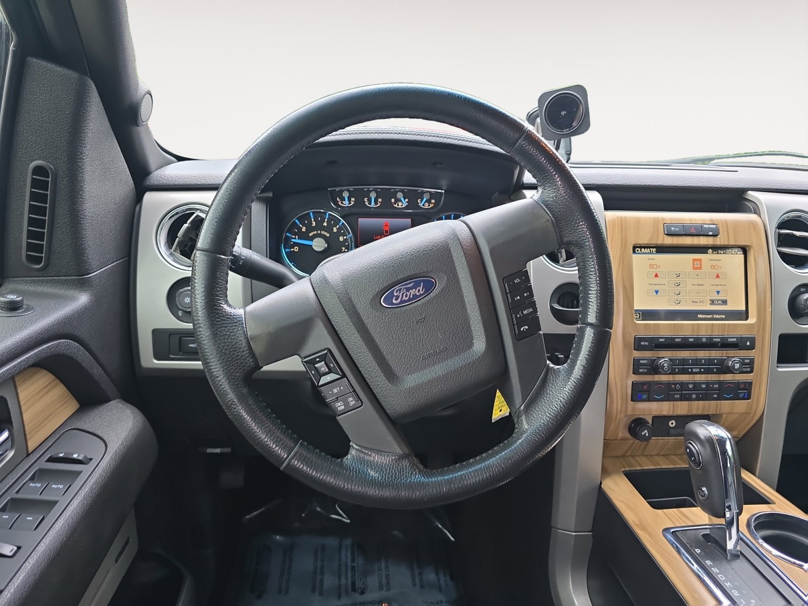 Used 2011 Tuxedo Black Metallic Ford Lariat image 13
