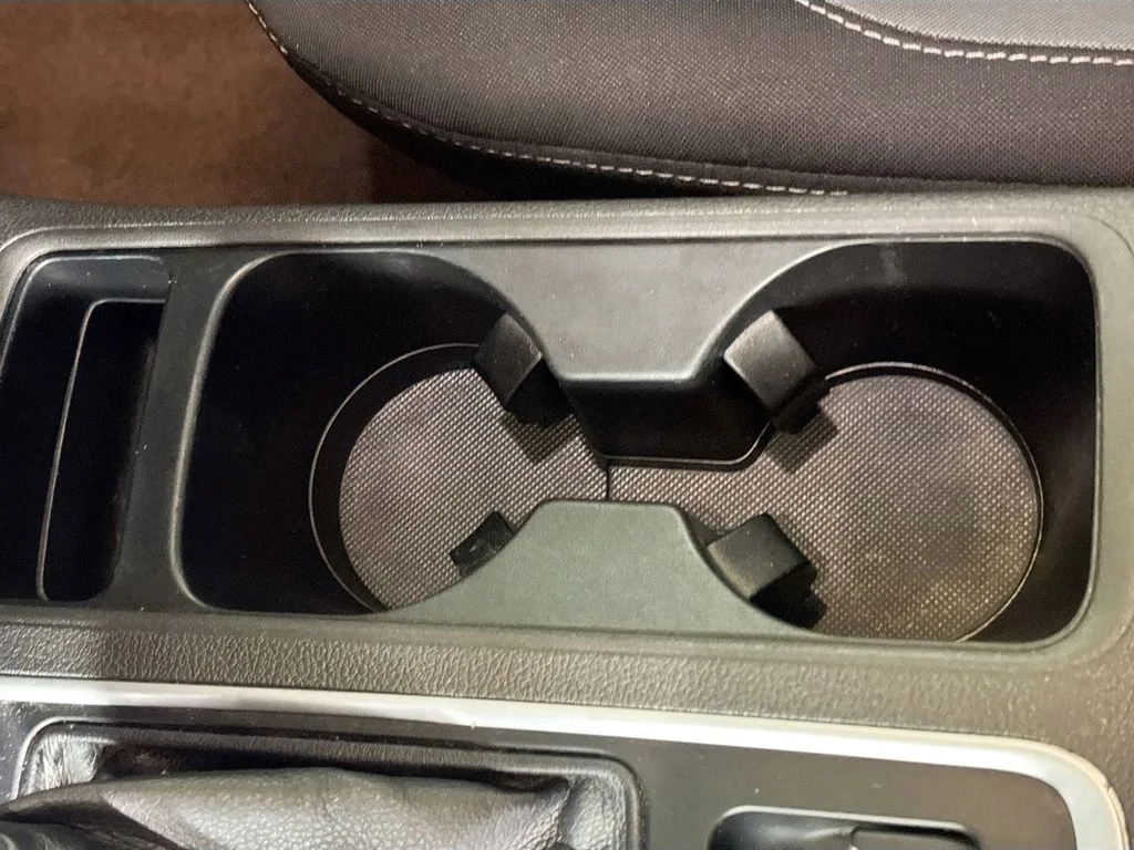 Used 2019 Gray Ford SE image 15