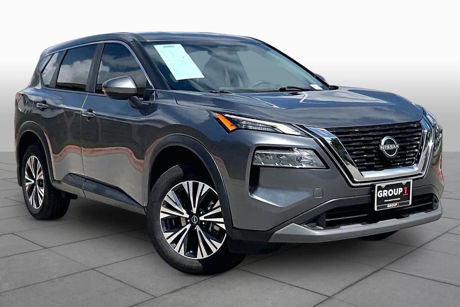 Certified Used 2022 Gun Metallic Nissan SV image 3