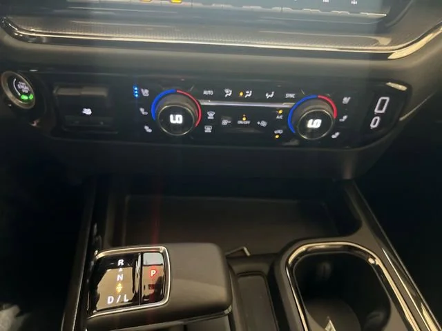 2022 Chevrolet Silverado 1500 ZR2 - Photo 17