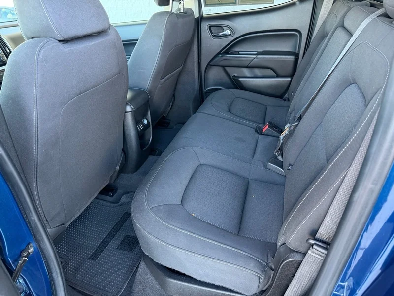 Used 2020 BLUE EMERALD METALLIC GMC 2WD SLE image 17