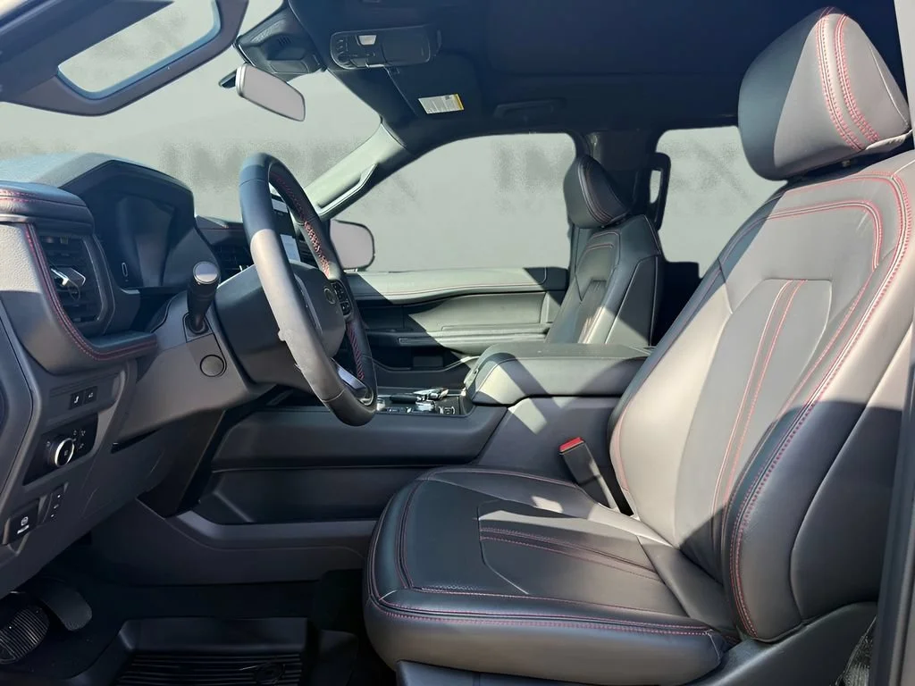 Used 2024  Ford Limited image 11