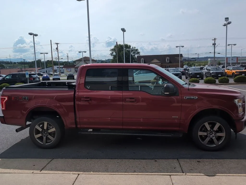 Used 2017 Red Ford XLT image 4