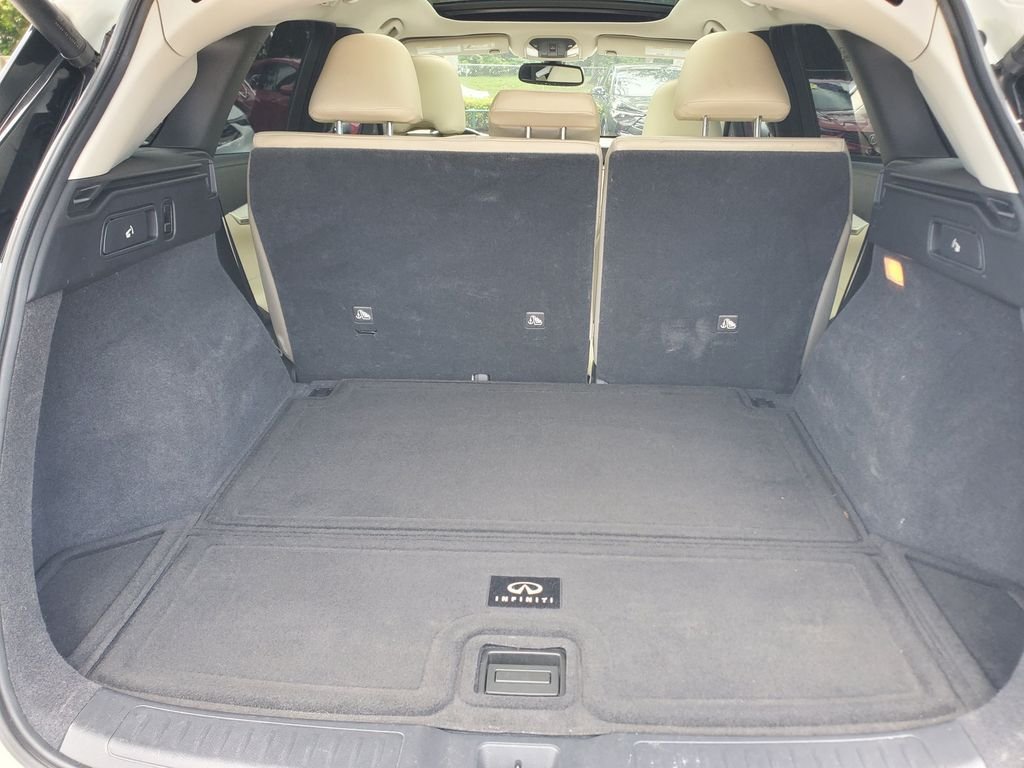 Used 2019 White INFINITI ESSENTIAL image 8