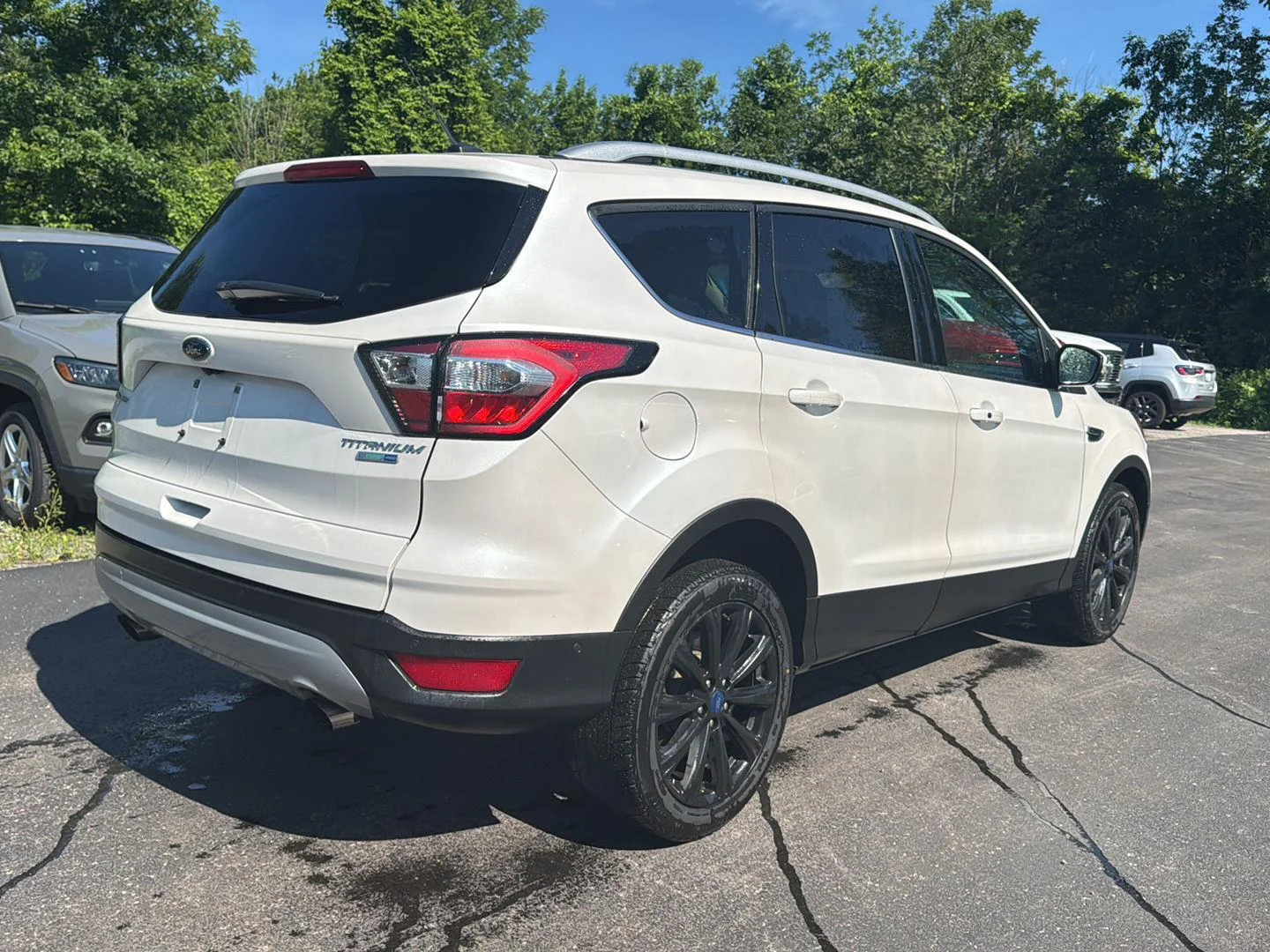Used 2017 White Platinum Metallic Tri-Coat Ford Titanium image 3