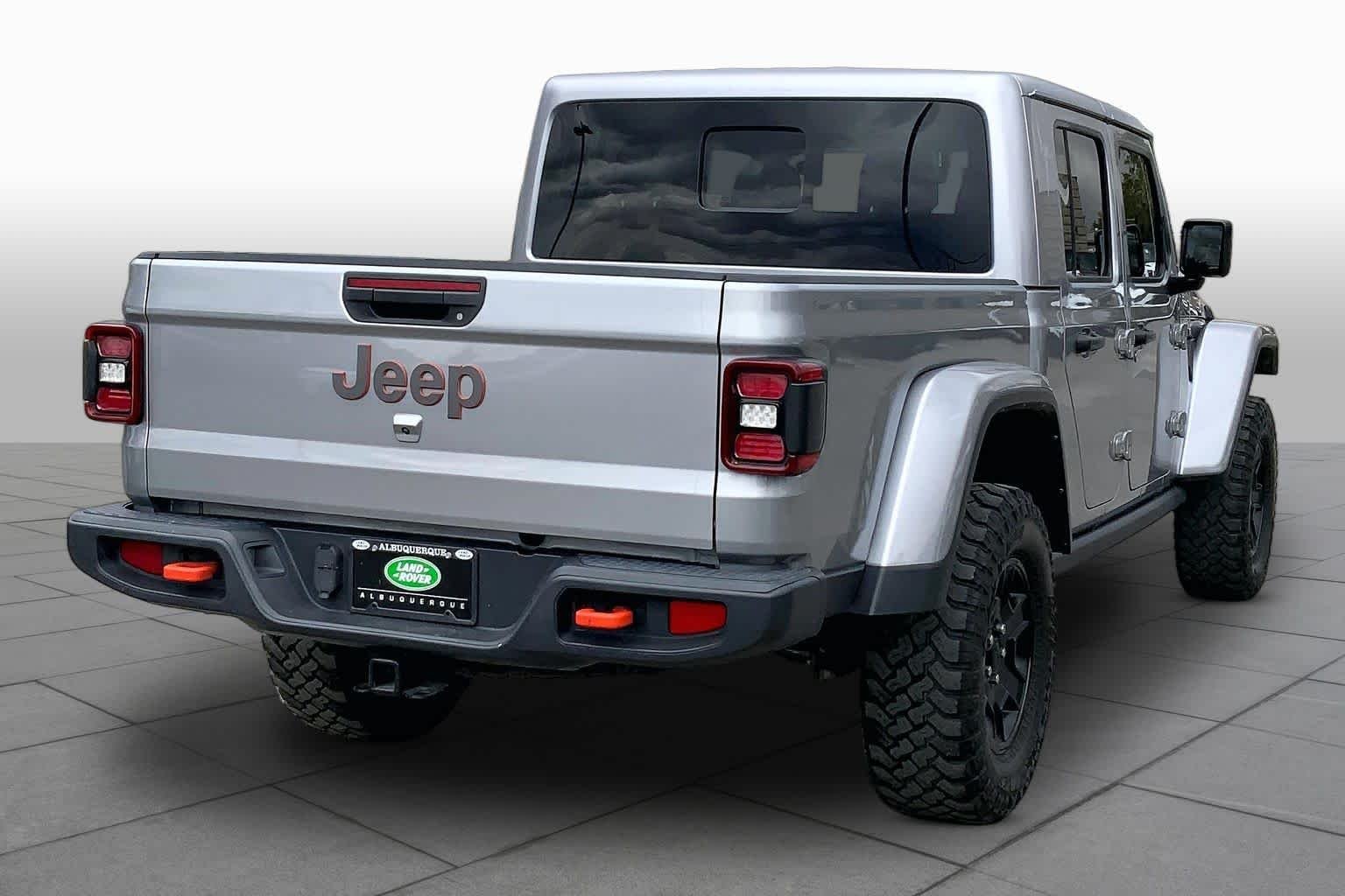 Used 2021 Billet Silver Metallic Clearcoat Jeep Mojave image 12