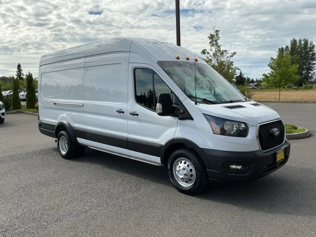 New 2026 Oxford White Ford Base image 3