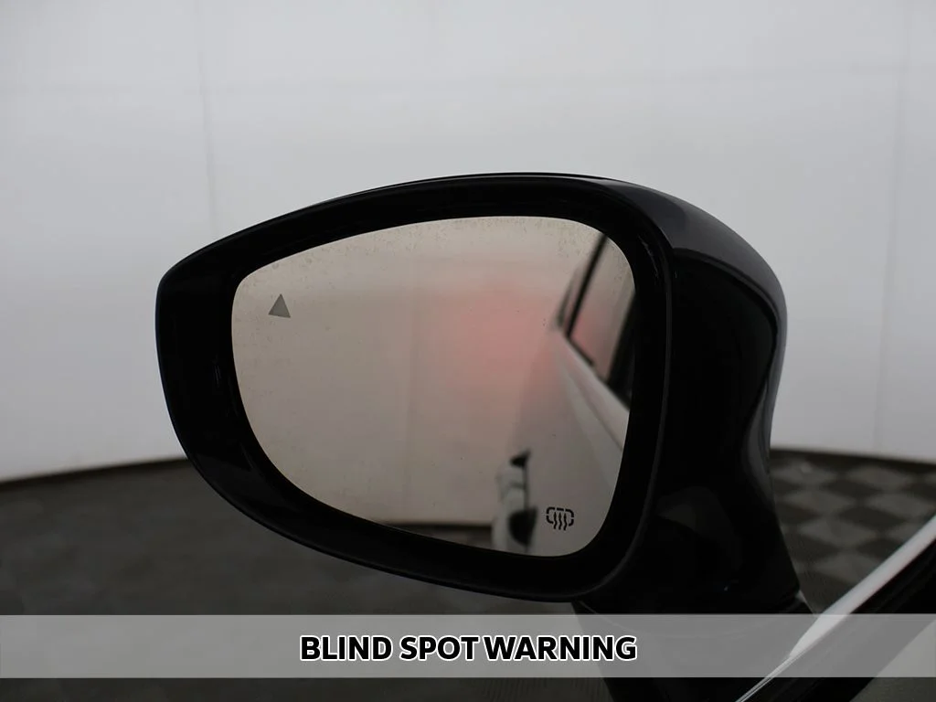 Used 2024 Silver Mist Clearcoat Chrysler Limited image 6