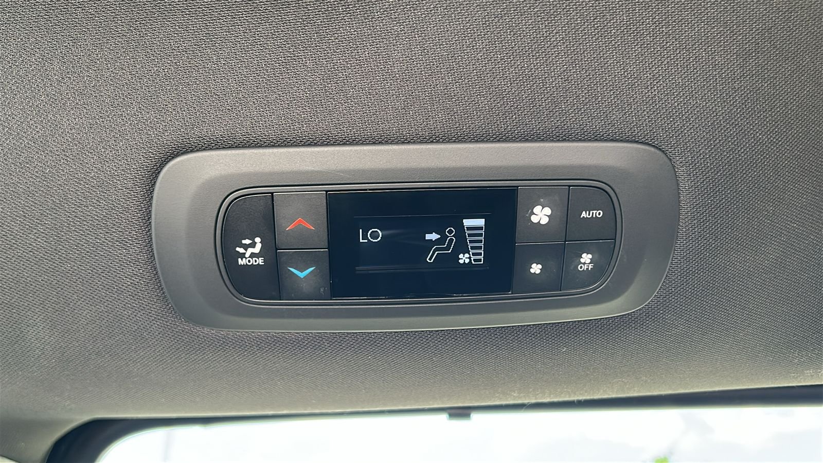 Used 2025 Black Chrysler Select image 16