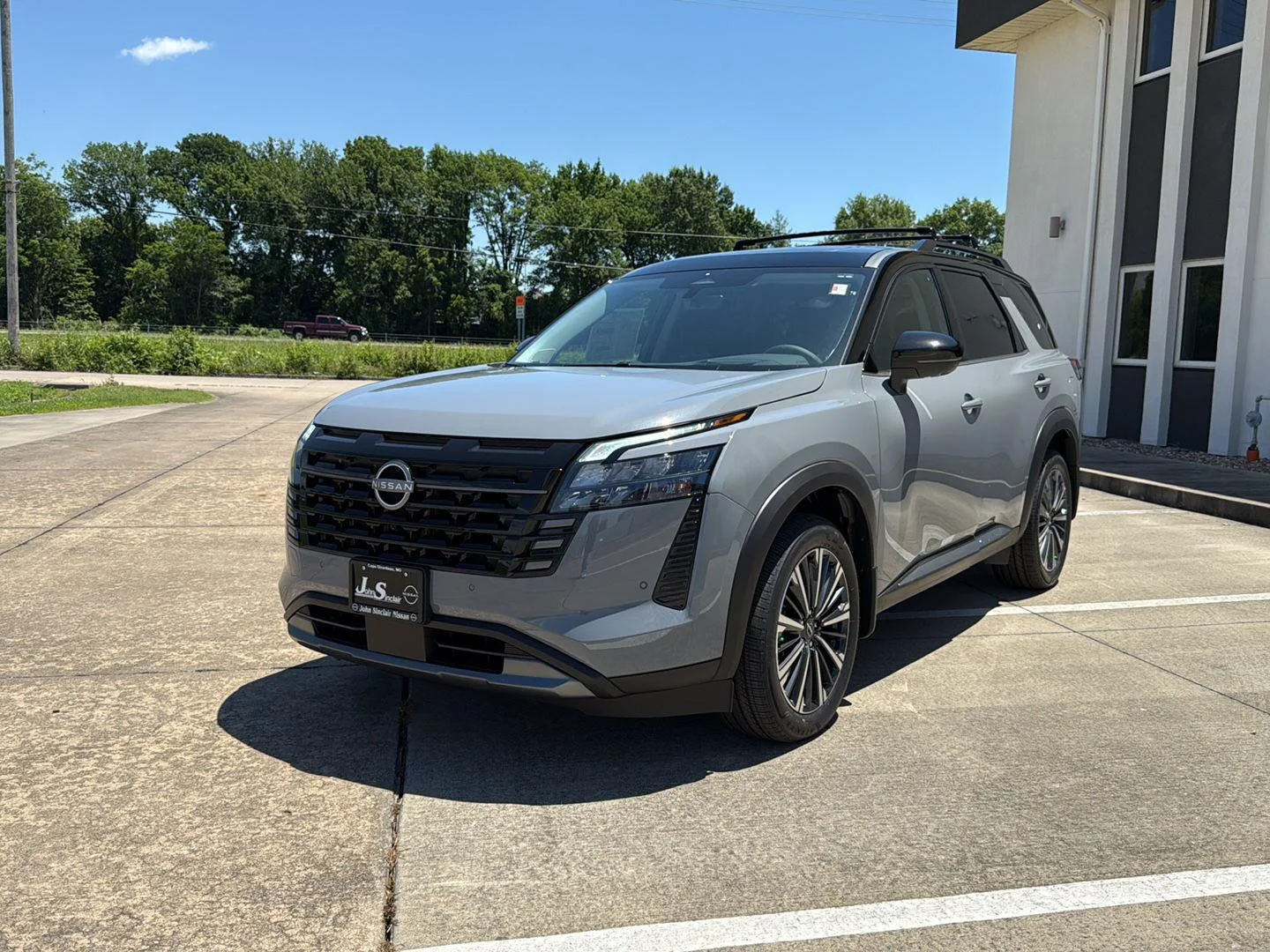 New 2026 Boulder Gray Pearl/Super Black Nissan Platinum image 8