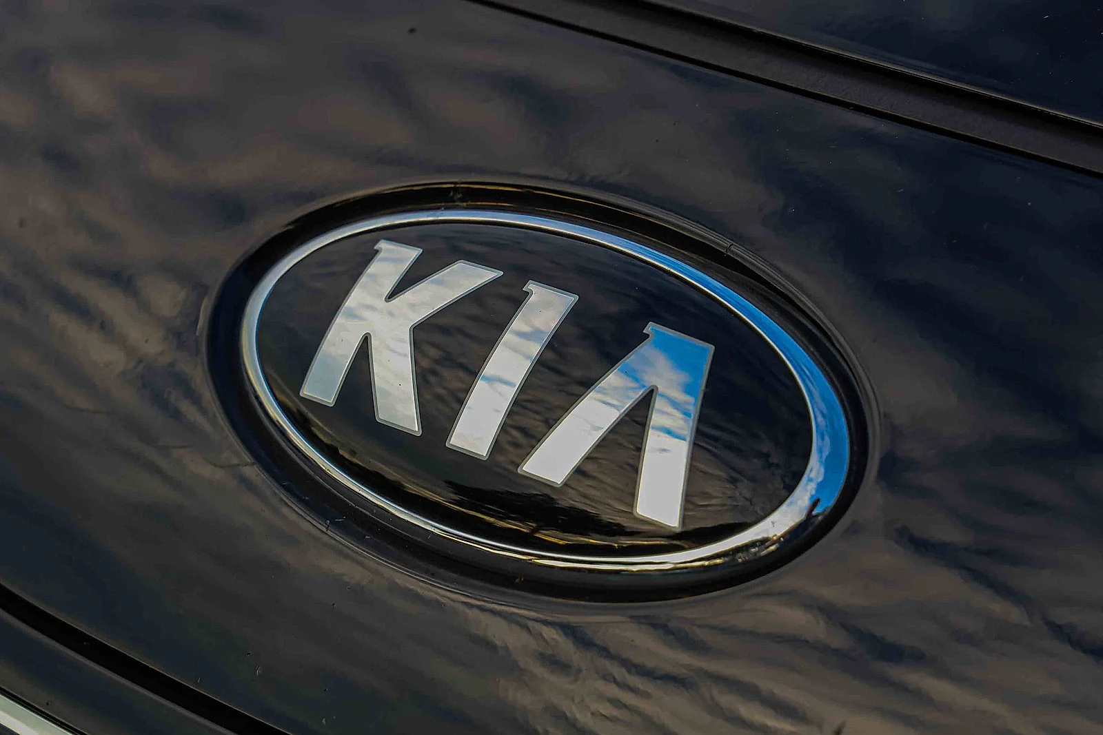 Certified Used 2022 Black Cherry Kia EX image 30