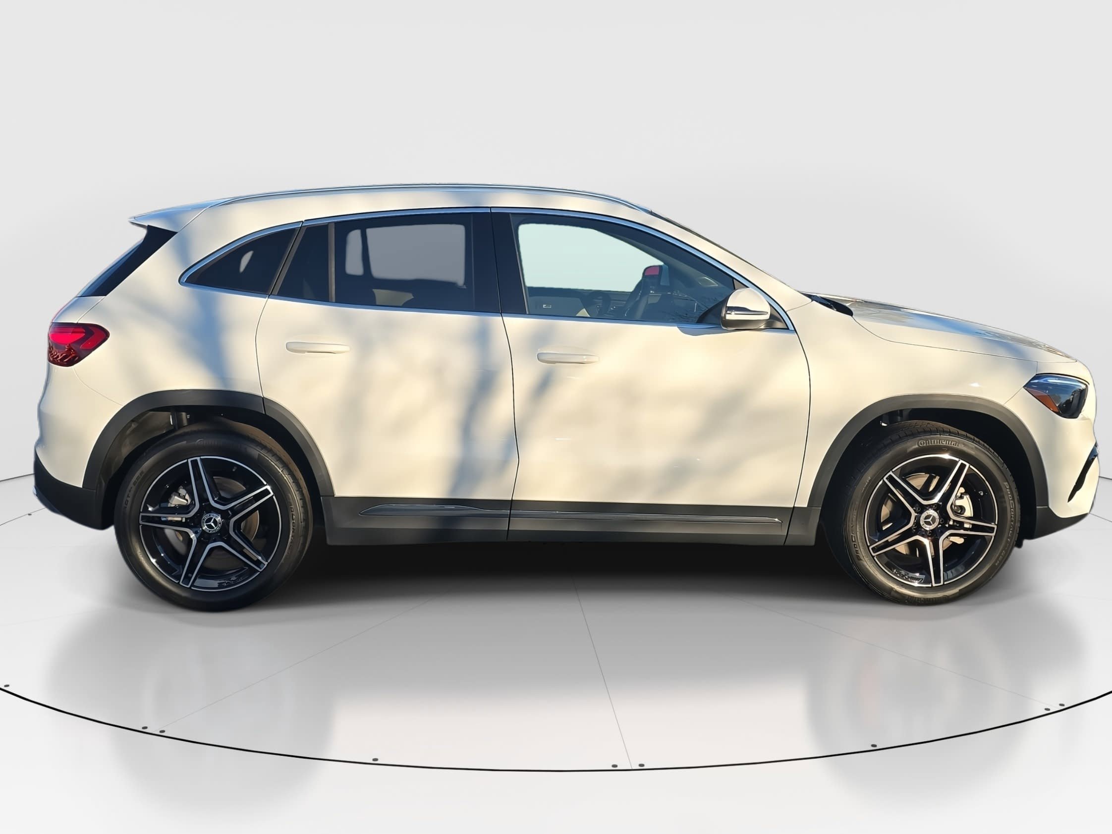 New 2026 Polar White Mercedes-Benz GLA250 image 4