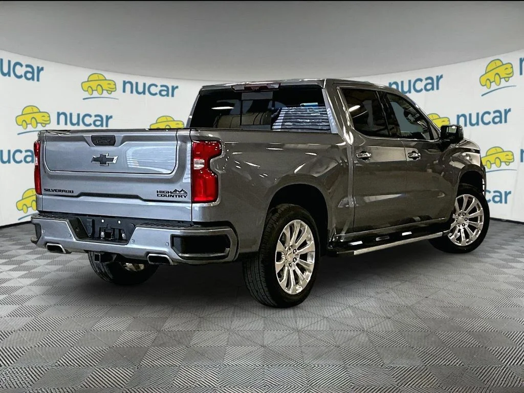 Used 2022 Gray Chevrolet High Country image 6