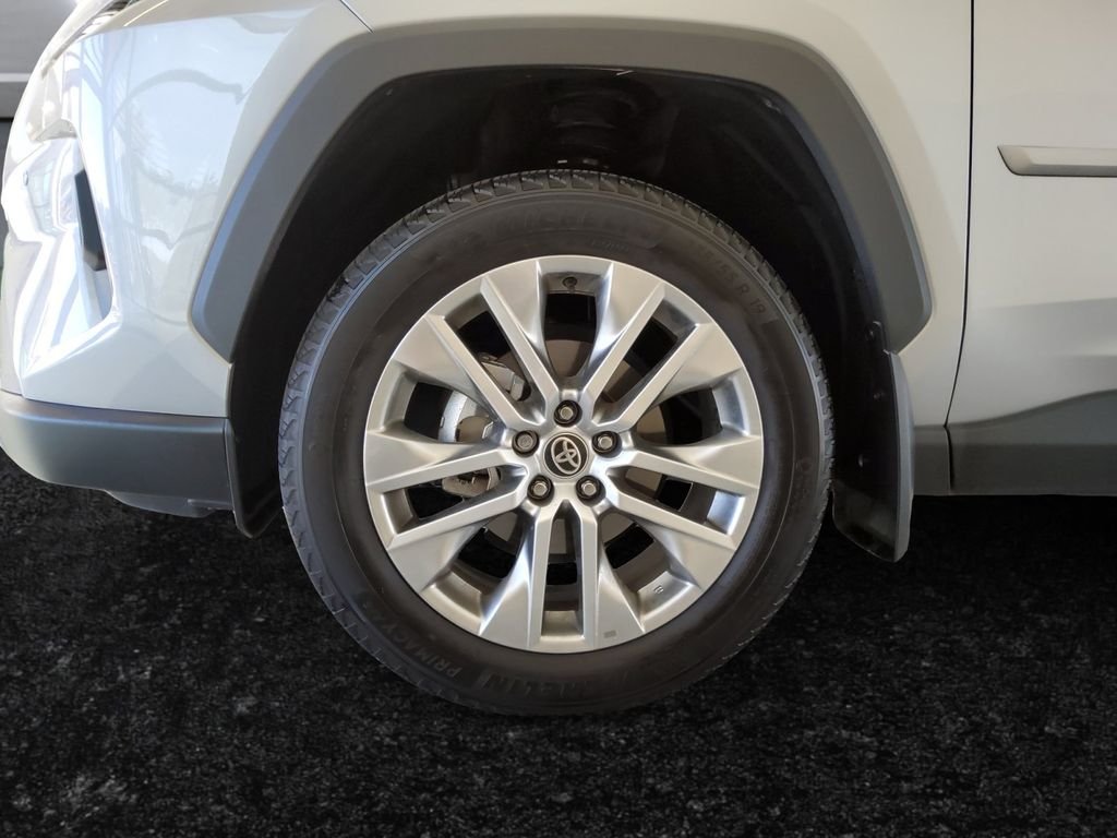 Used 2023 Silver Toyota XLE Premium image 26