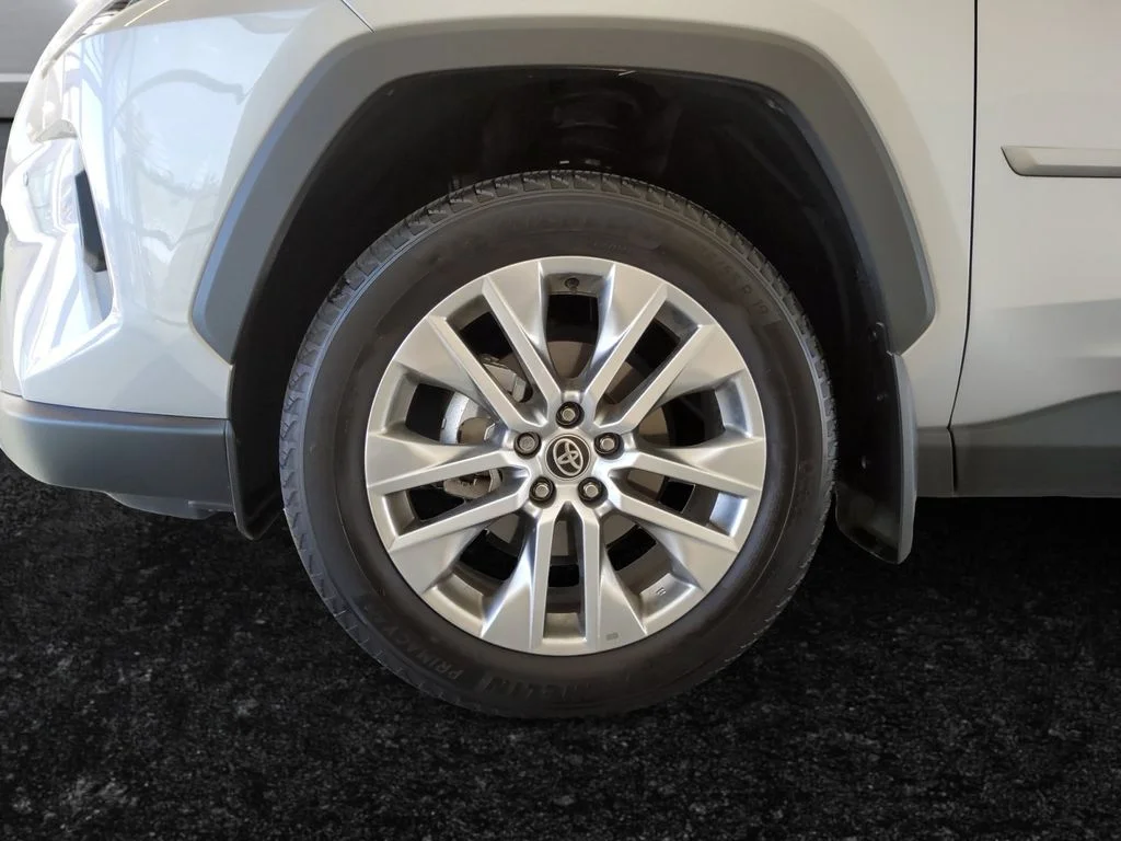 Used 2023 Silver Toyota XLE Premium image 26