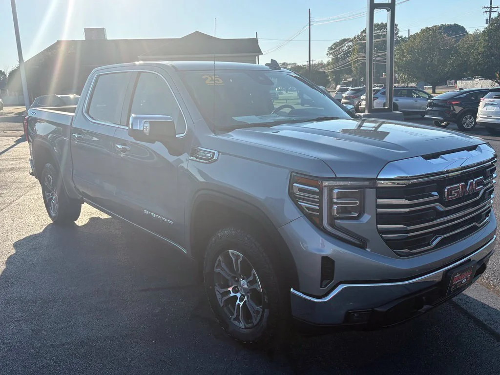 Used 2025 Sterling Metallic GMC SLT image 12