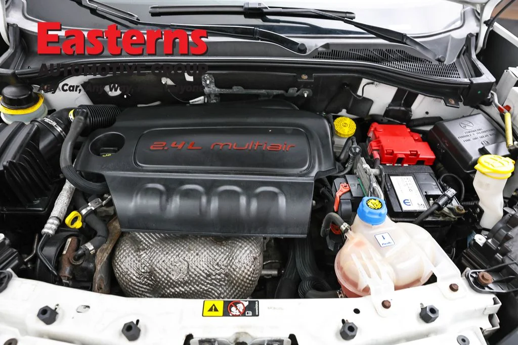Used 2022 White Ram Base image 7