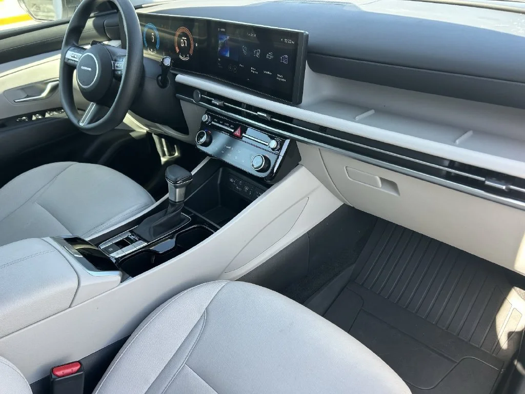 Used 2025 White Pearl Hyundai SEL image 8