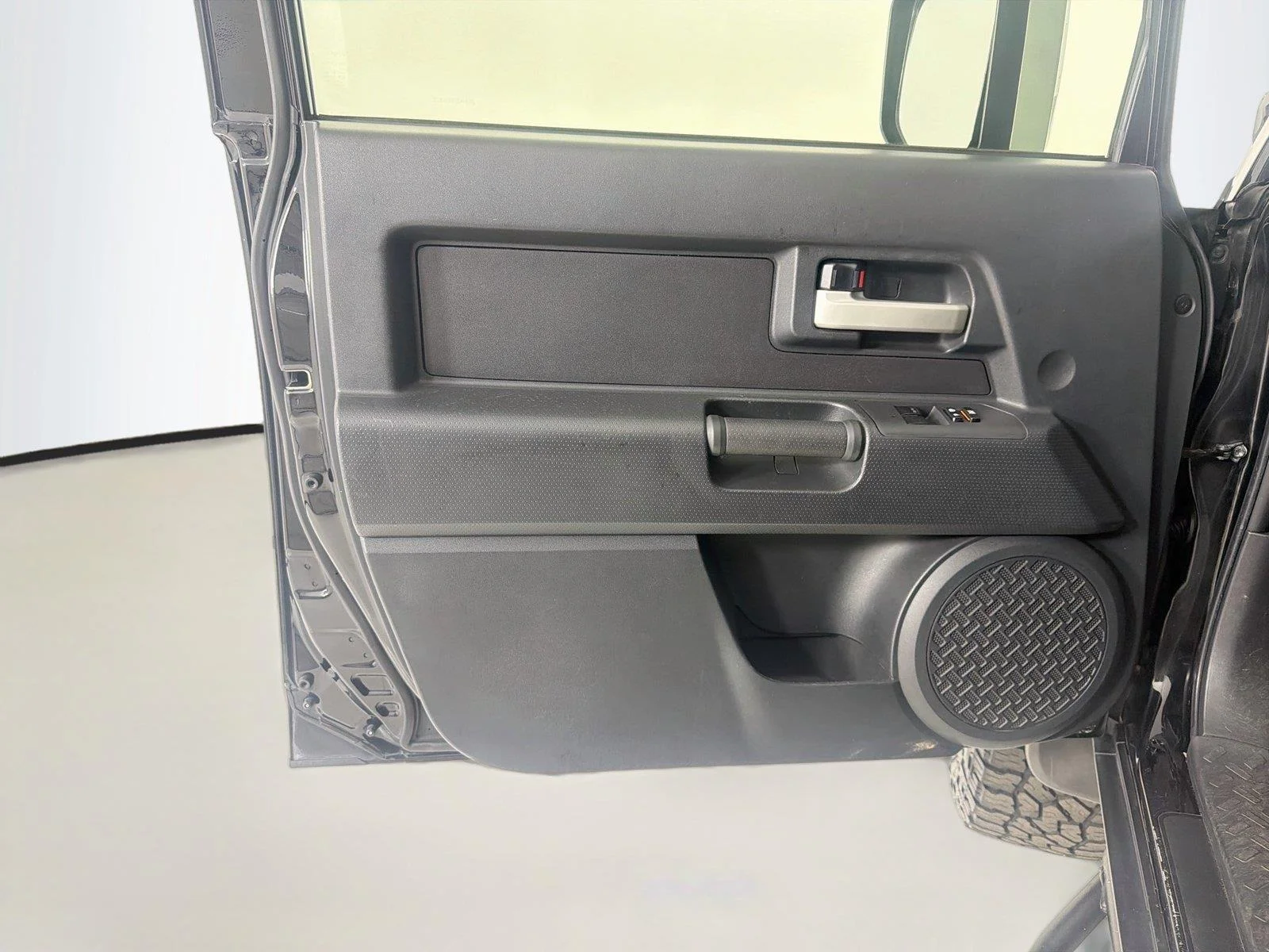 Used 2014 Black Toyota SR image 6