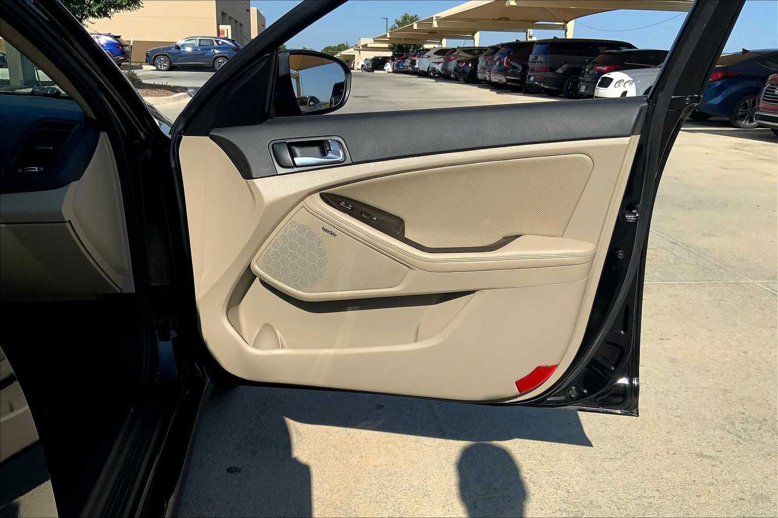 Used 2015 Ebony Black Kia EX image 23