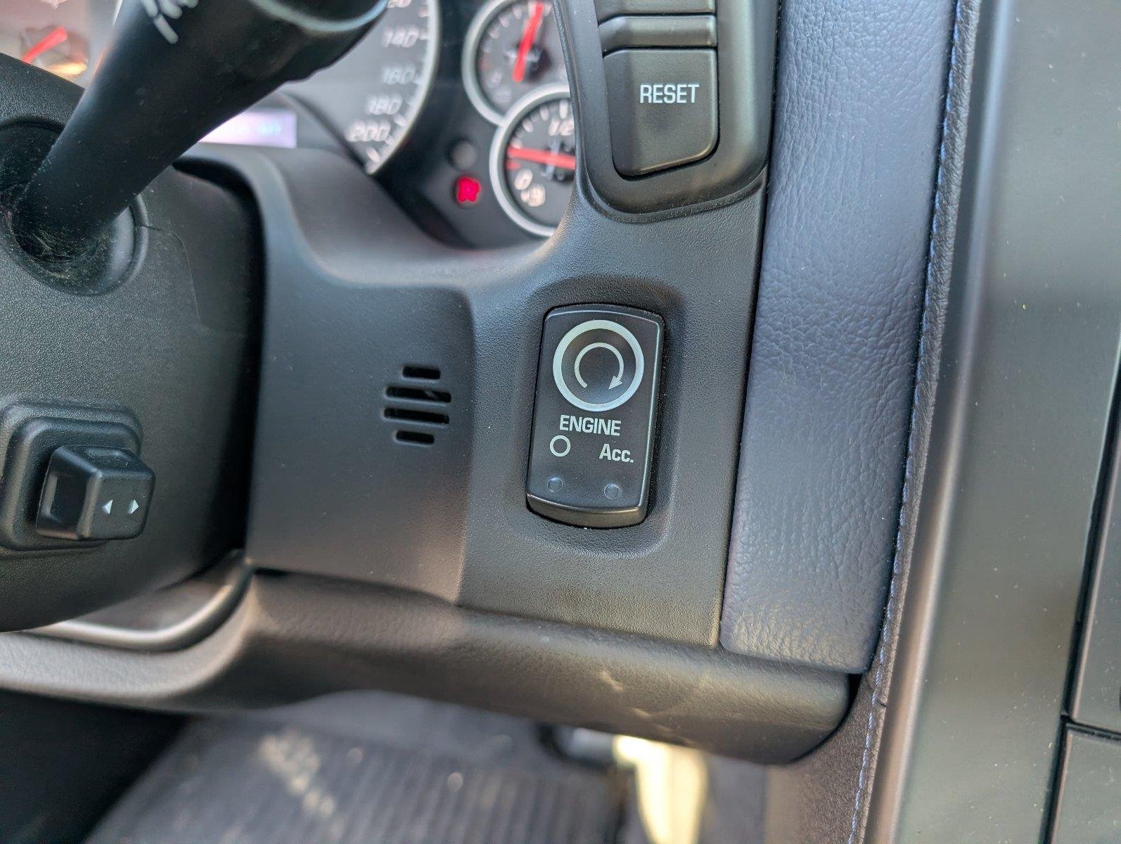 Used 2013 ARCTIC WHITE Chevrolet Grand Sport 4LT image 29