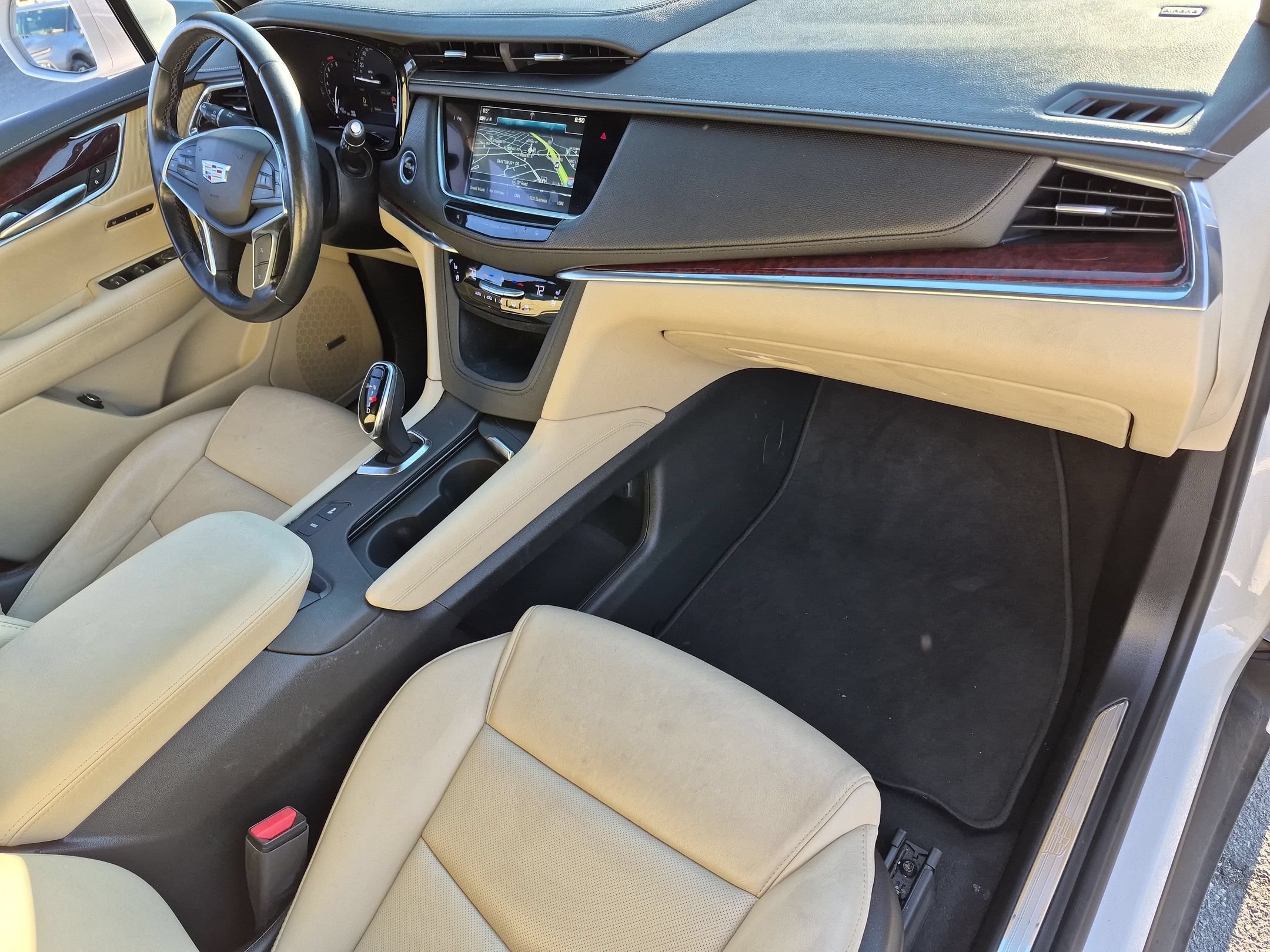 Used 2019 Crystal White Tricoat Cadillac Premium Luxury FWD image 37