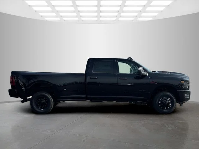 New 2026 Diamond Black Crystal Pearl-Coat Exterior Paint RAM LARAMIE image 8