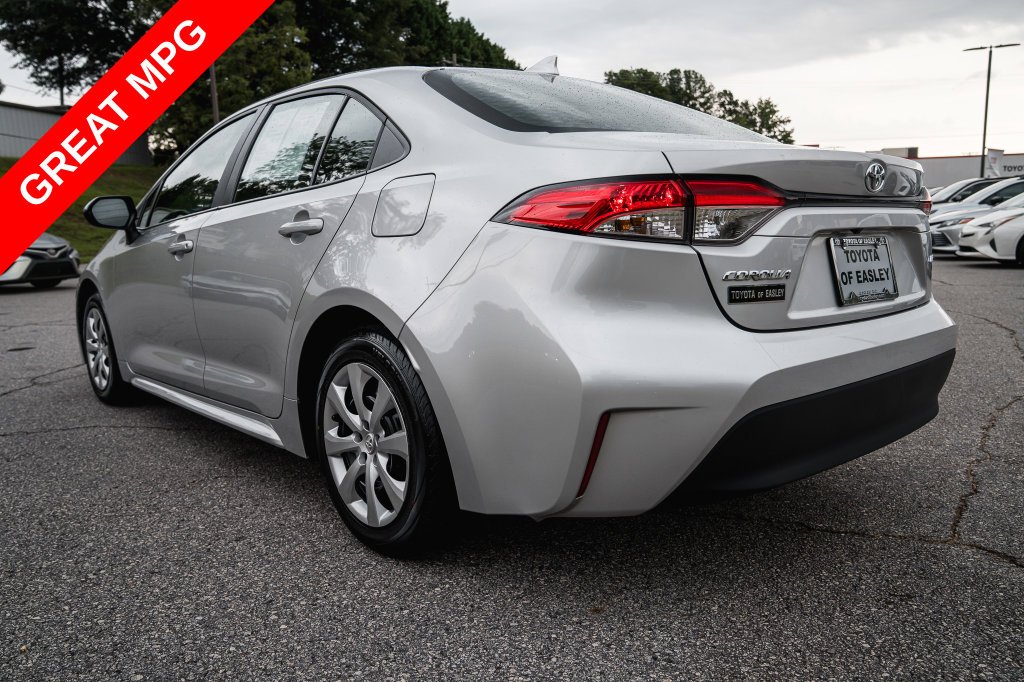 Certified Used 2025 Classic Silver Metallic Toyota LE image 5