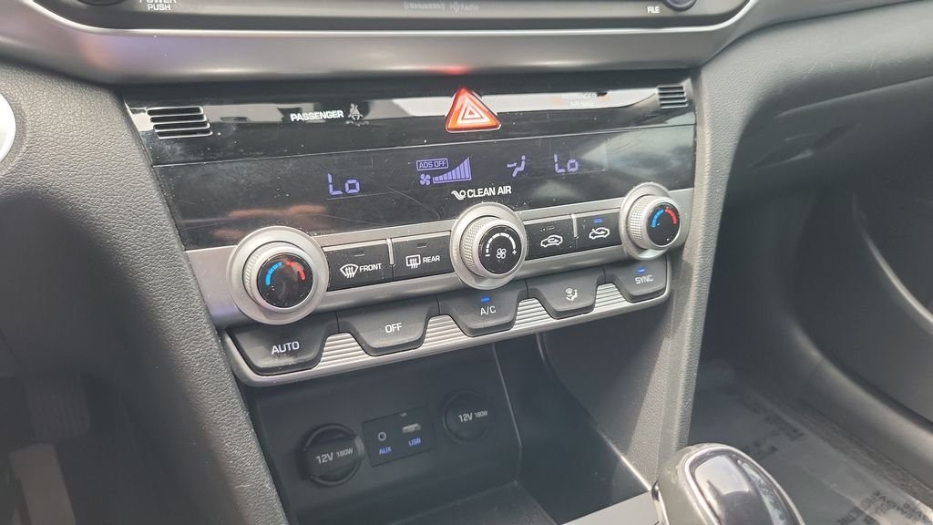 2020 Hyundai Elantra Value Edition - Photo 18