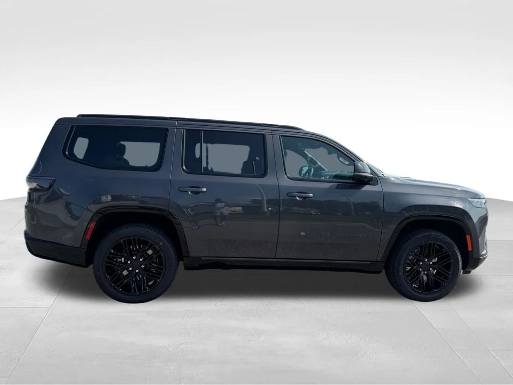 New 2026 Baltic-Gray Metallic Clear-Coat Exterior Paint Jeep Limited Reserve image 28