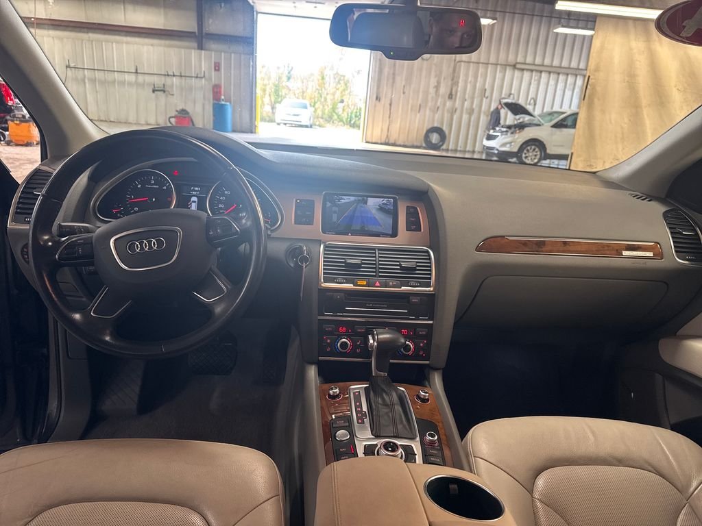 Used 2014  Audi  image 17