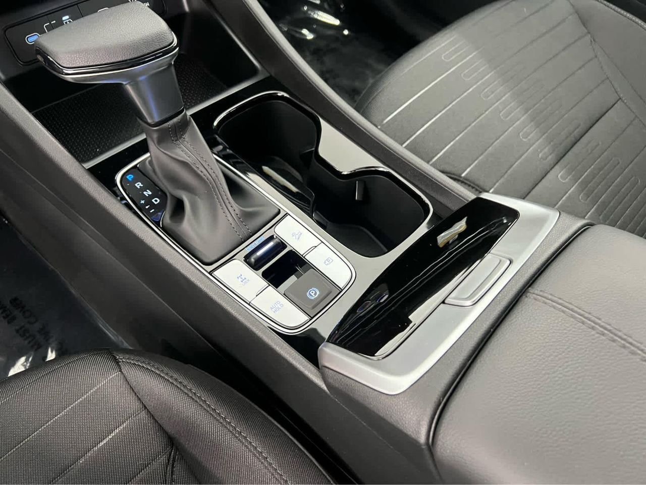 New 2026 Atlas White Hyundai SE AWD image 19