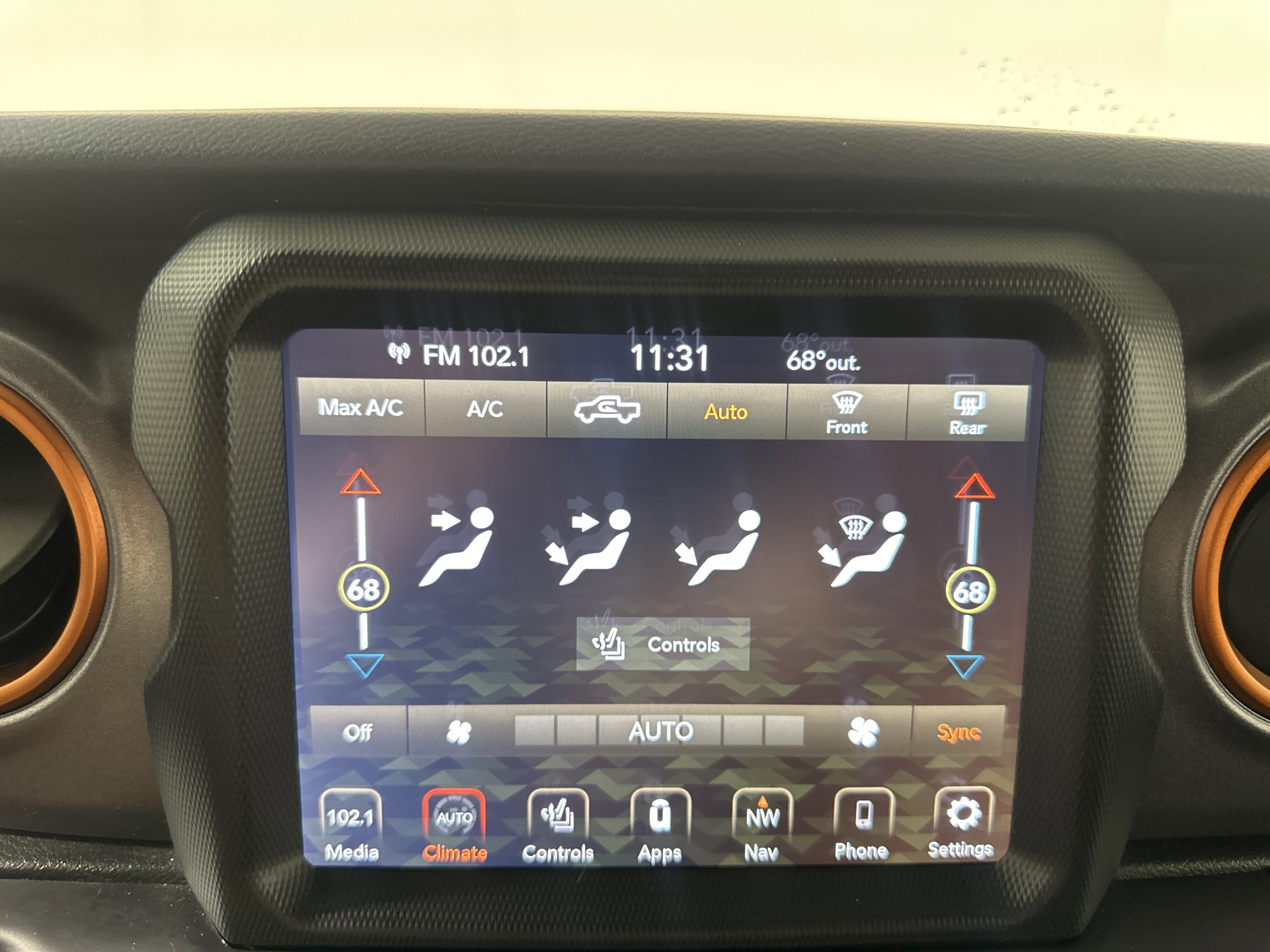 Used 2022 Sting-Gray Clearcoat Jeep Mojave image 15