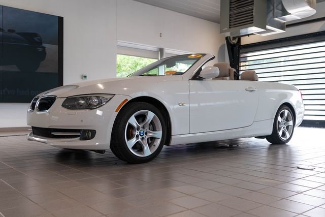 Used 2012 White BMW 335i image 4