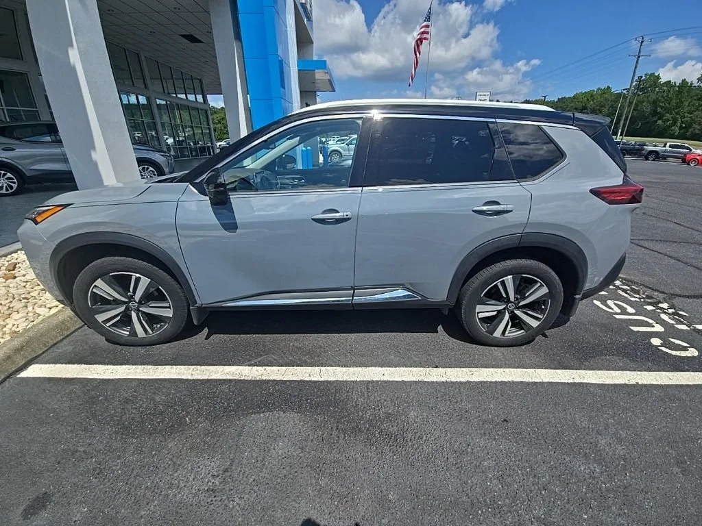 Used 2021 Boulder Gray Pear Nissan SL image 6