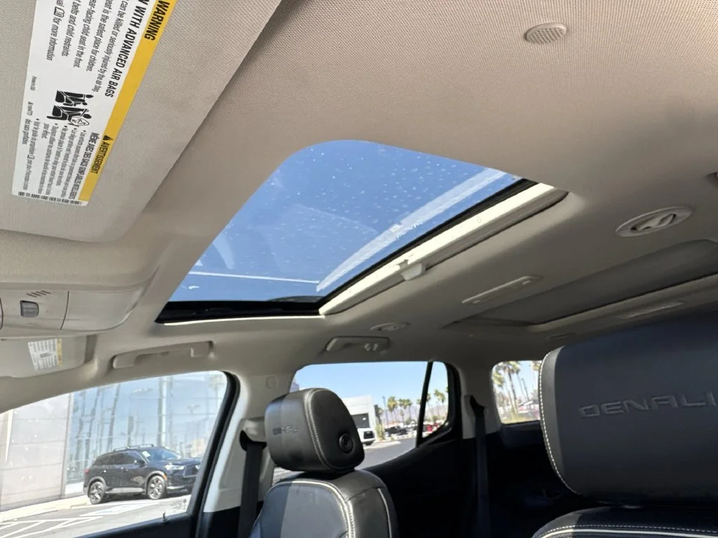 Used 2022 White GMC Denali image 19