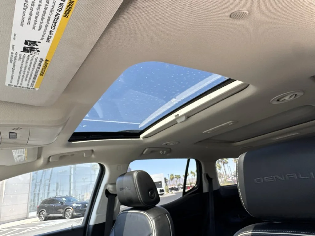 Used 2022 White GMC Denali image 19