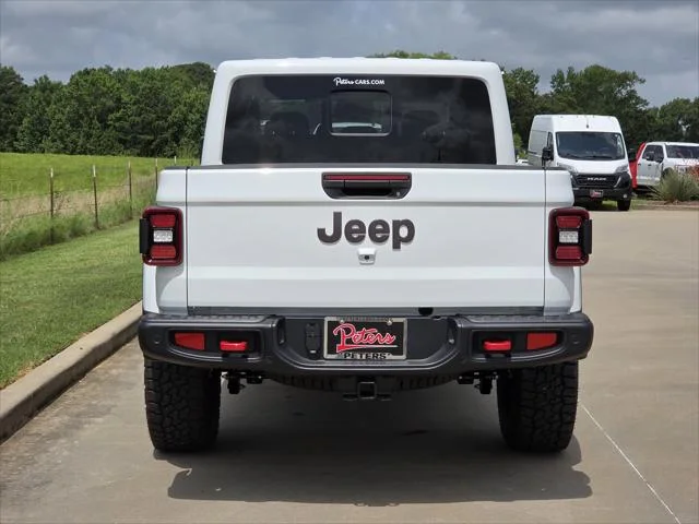 New 2026 Bright White Clear-Coat Exterior Paint Jeep Rubicon image 4
