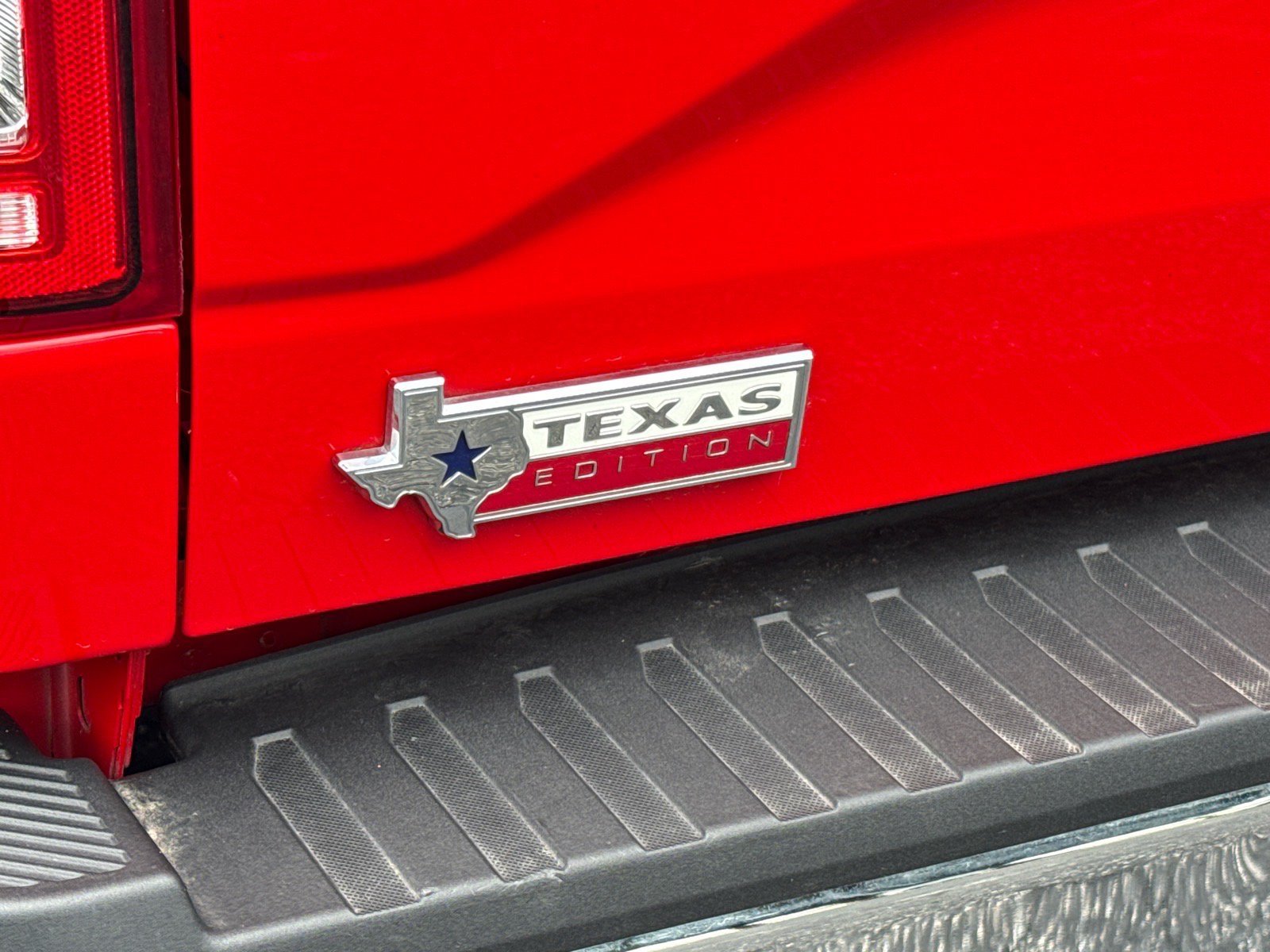 Used 2016 Red Ford  image 10