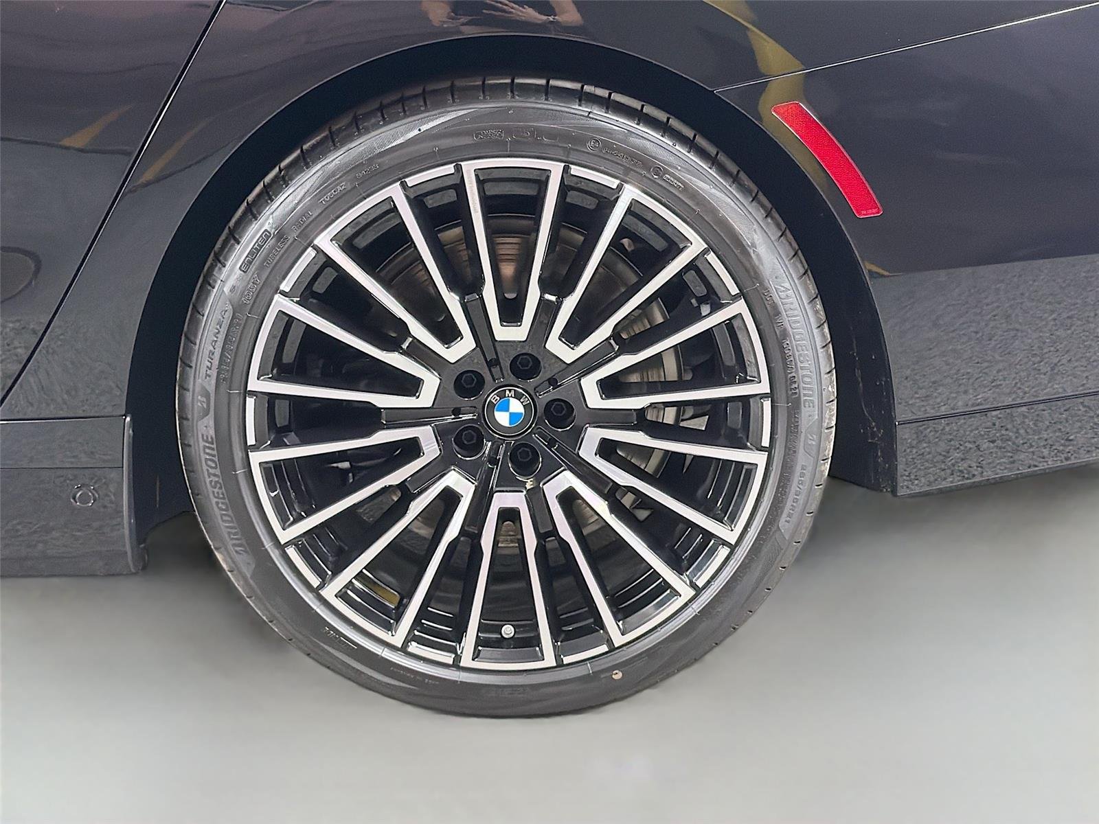 New 2026 Black Sapphire Metallic BMW xDrive60 image 56