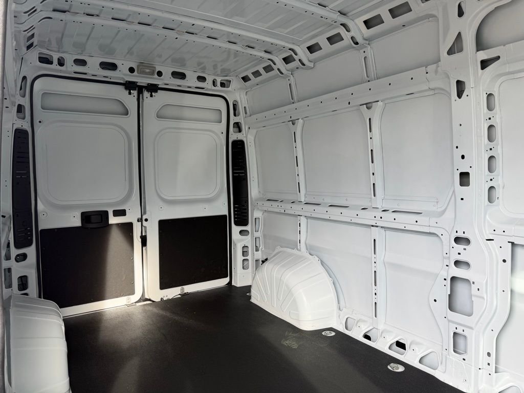 New 2026 Bright White Clear-Coat Exterior Paint RAM High Roof image 27